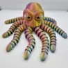 Fleksibel Sur Blæksprutte – 3D-printet figur i regnbuefarver | TM3DPRINT I/S